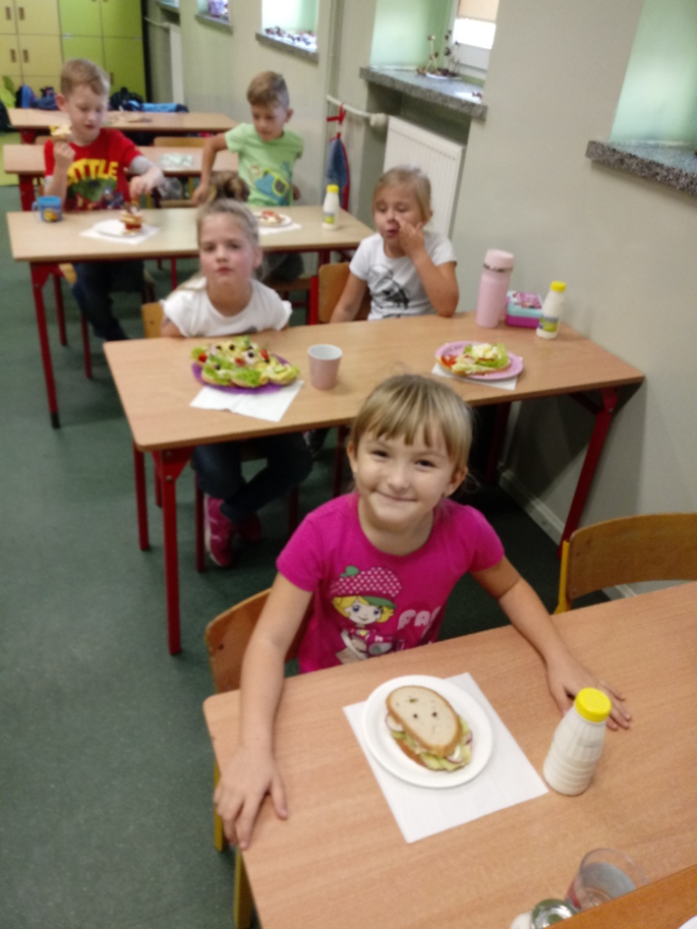 Kanapki- program Owowce i warzywa w szkole 2018 1ab