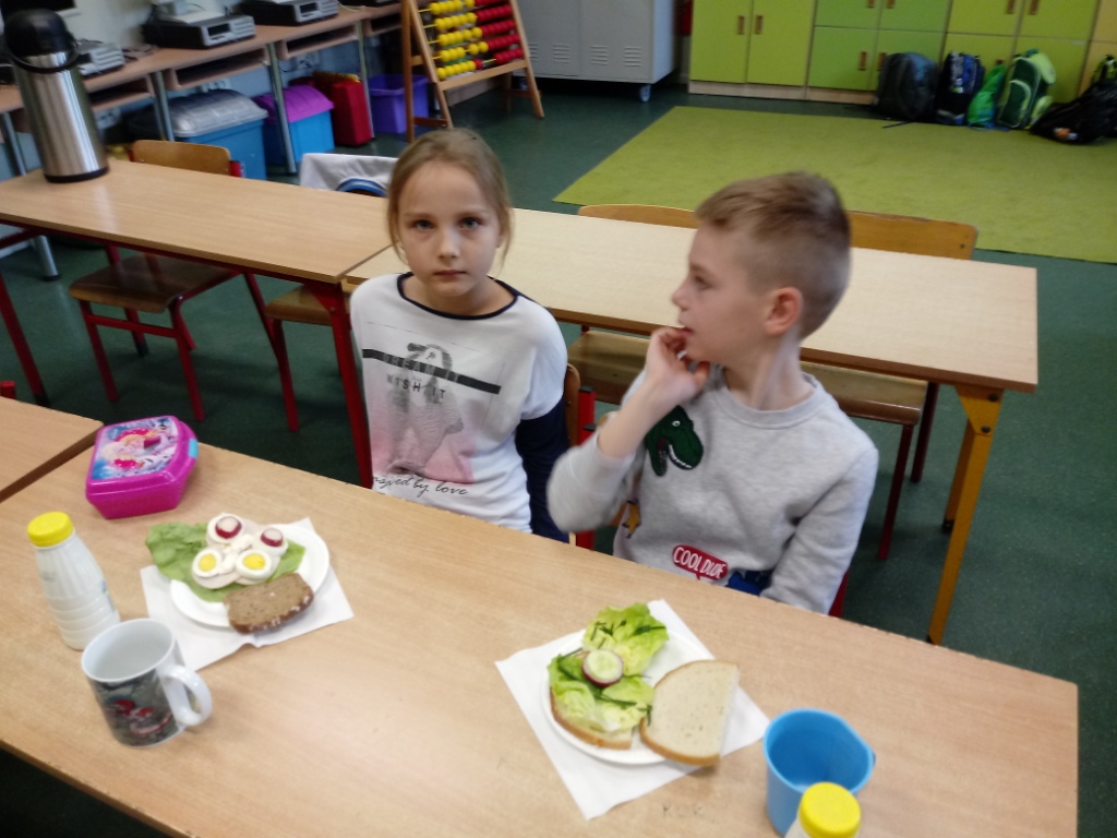 Kanapki- program Owowce i warzywa w szkole 2018 1ab