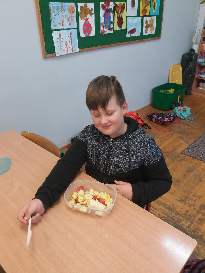 Realizacja programu Owoce i warzywa w szkole w klasie IIIb 2019