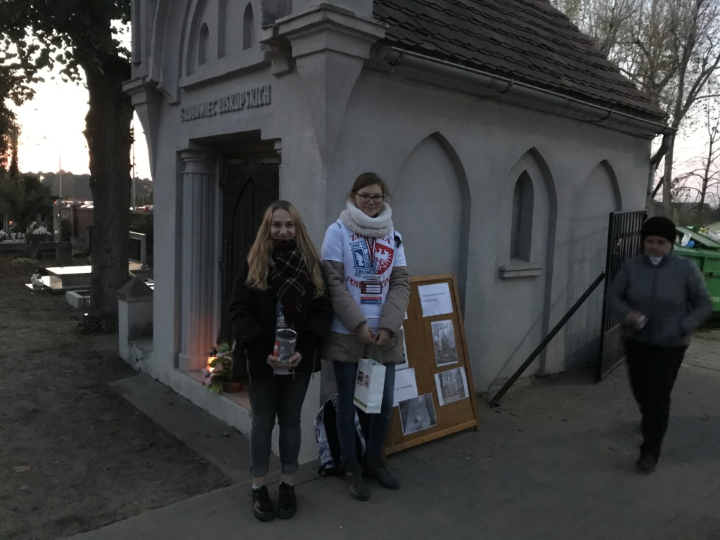 VII wolontariat na jarociskich cmentarzach -  AD 2019
