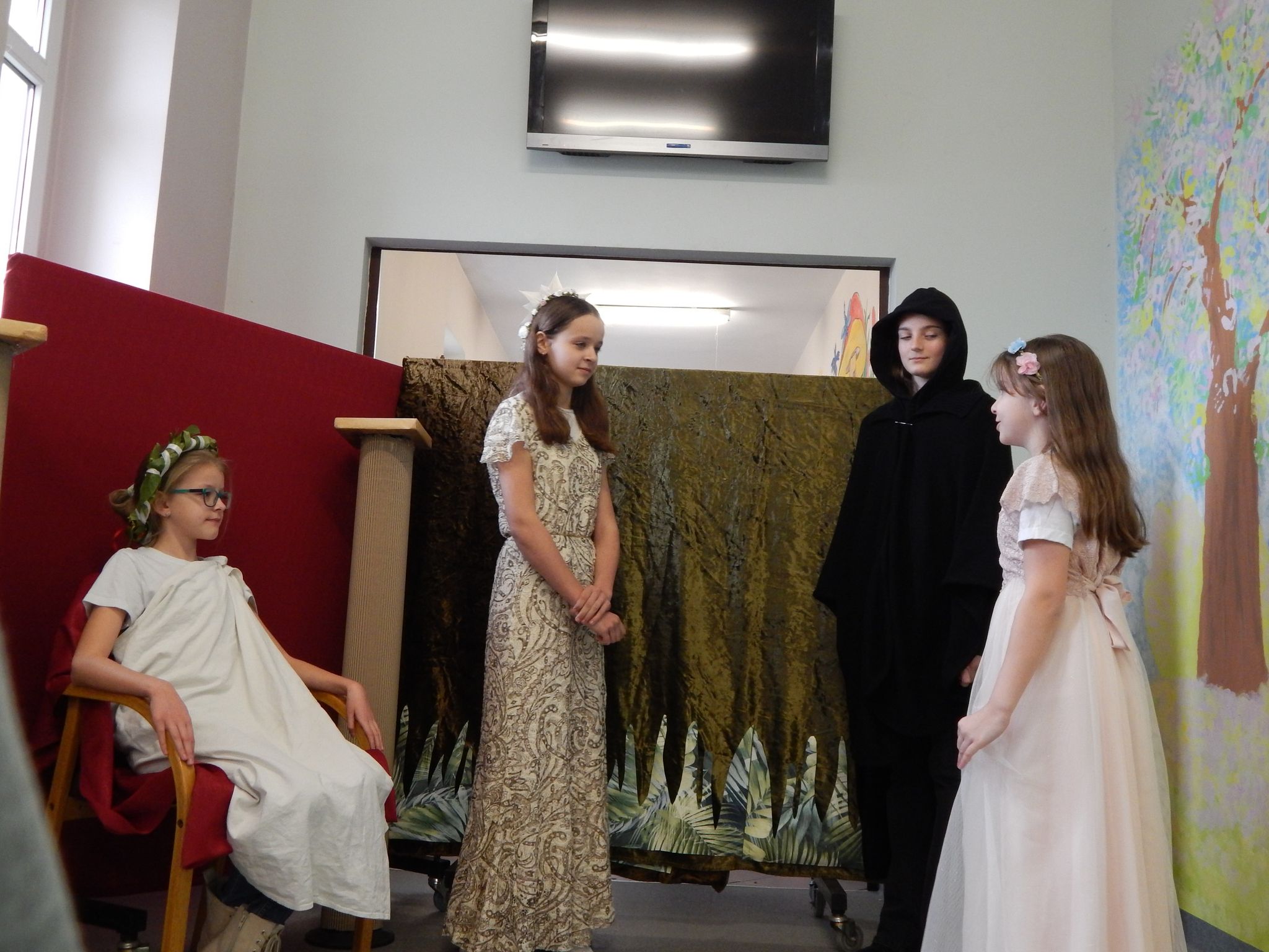 Spektakl Demeter i Kora w wykonaniu uczniw klasy 5b