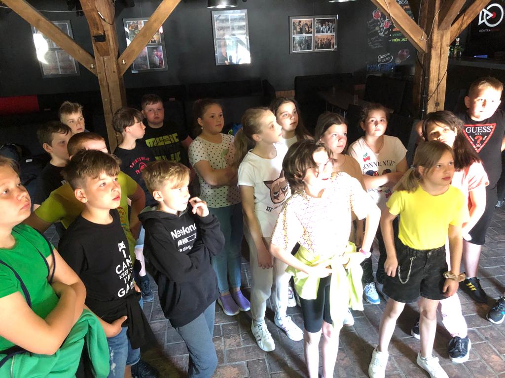 Uczniowie klasy 4a na warsztatach w Spichlerzu Polskiego Rocka